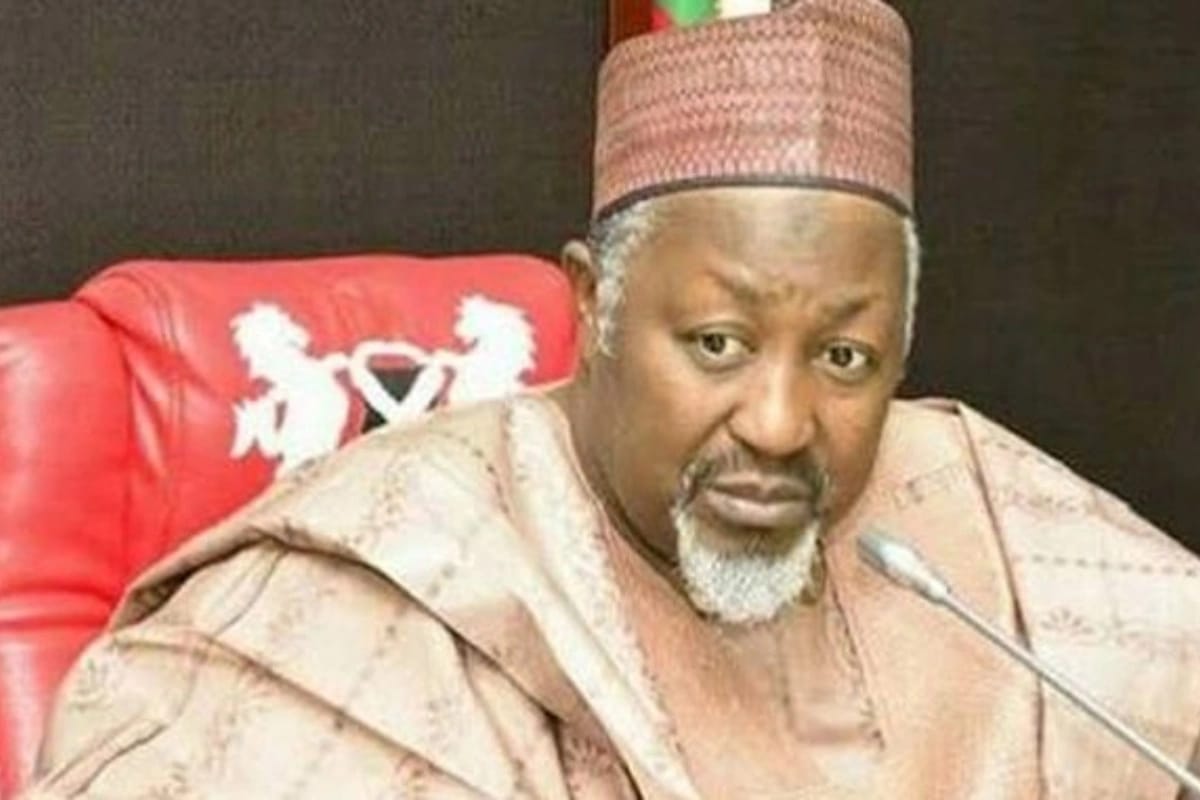 Nigeriyanın müdafiə naziri istefasından sonra öldü