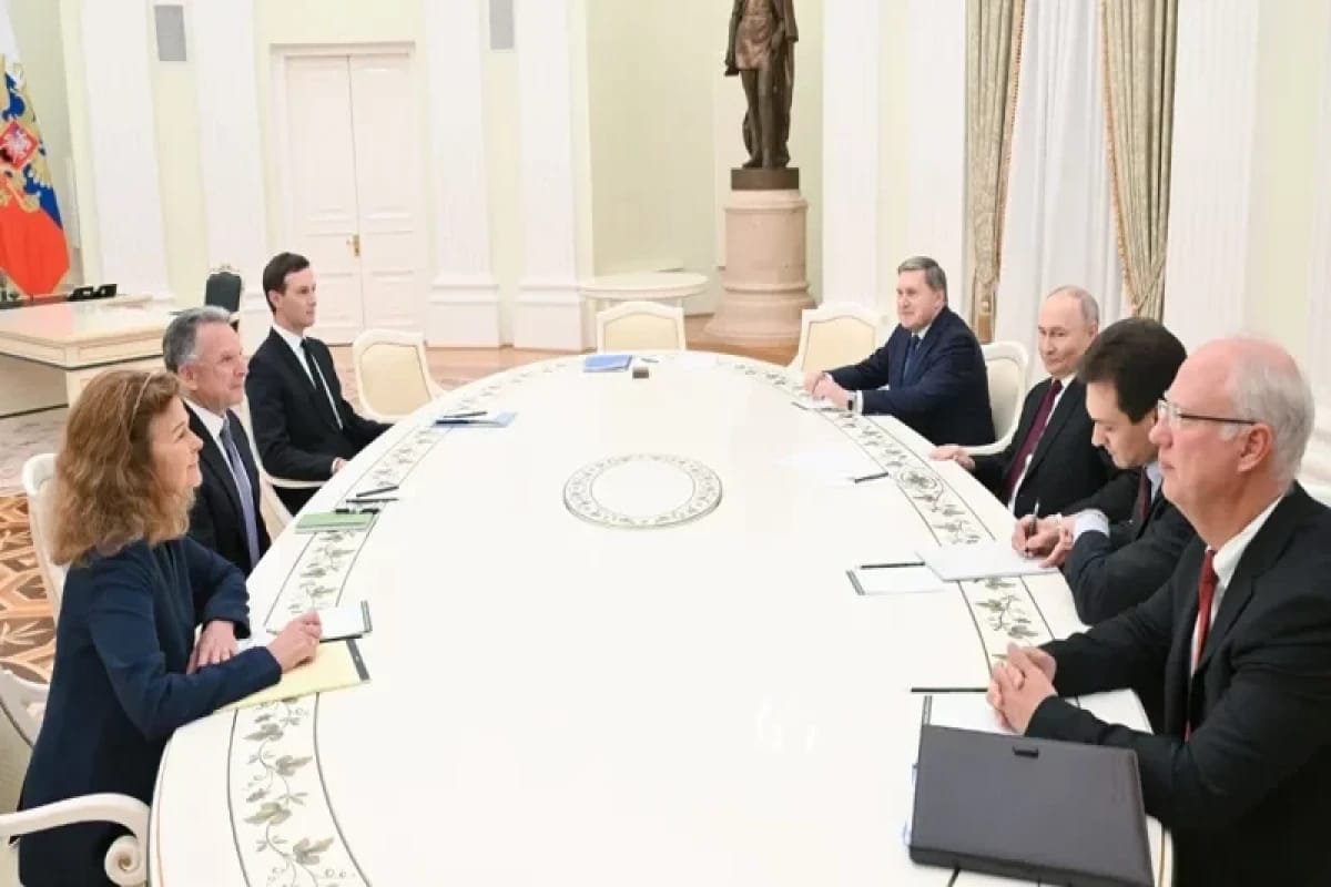 Putin-Uitkoff danışıqları üç saatdan çoxdur ki, davam edir