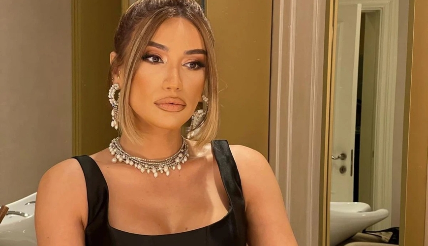 Röya hər iki aydan bir yeni ev alır