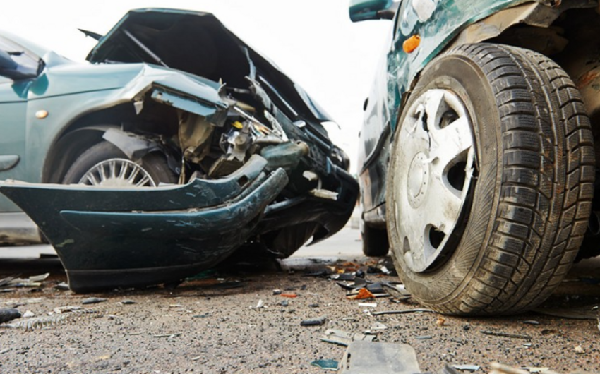 Yevlaxda qəza oldu - Yaralılar var