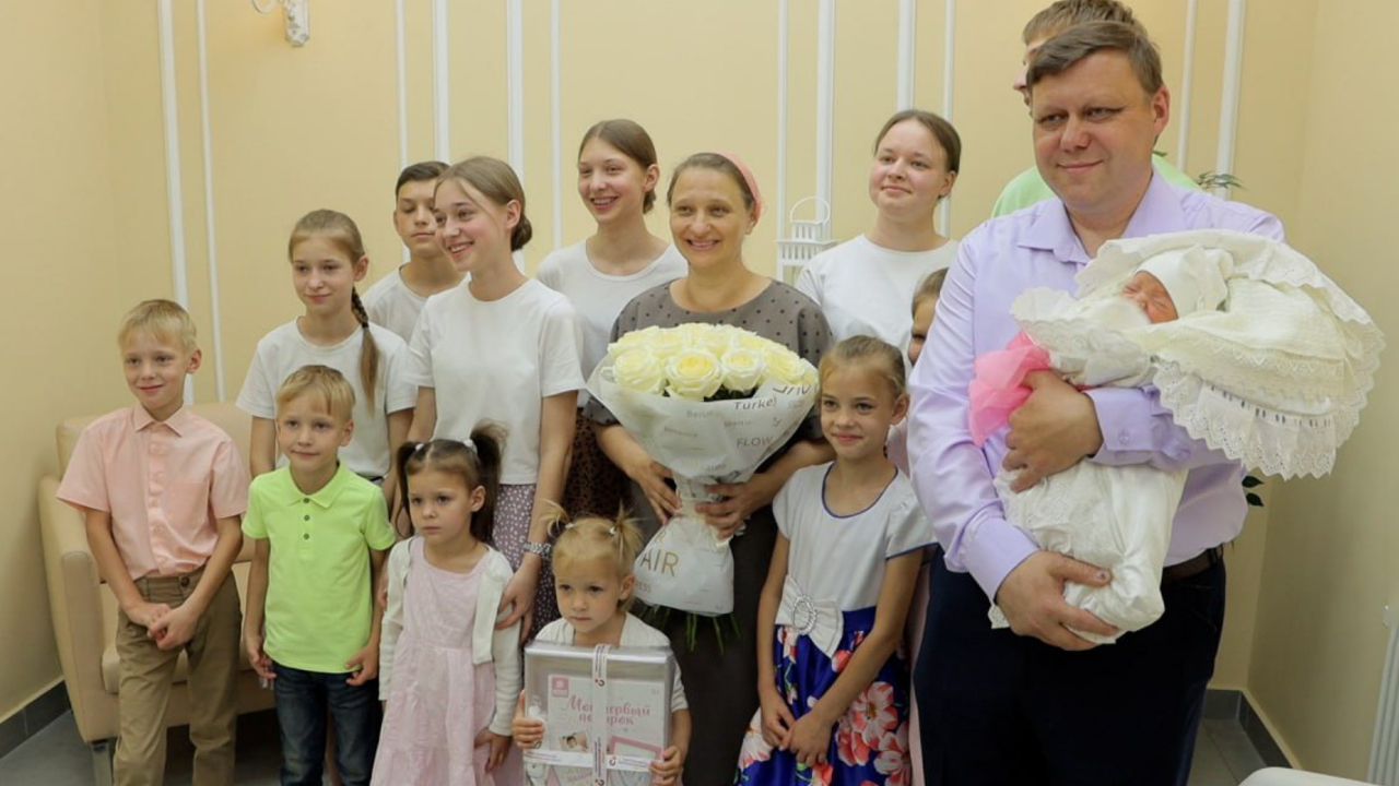 Moldovada 48 yaşlı qadın 14-cü dəfə ana oldu