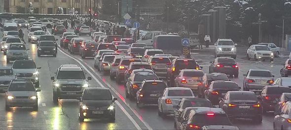 Bakıda yağışla bağlı bəzi yollarda sıxlıq var - SİYAHI