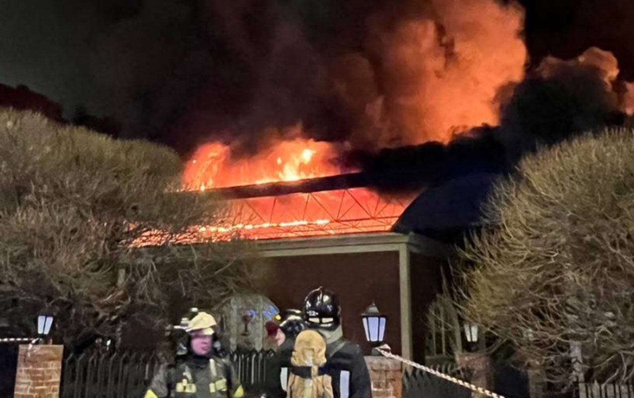 Sankt-Peterburqda bazar yanır