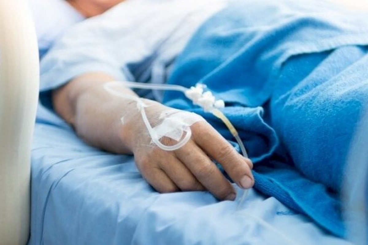 Bakıda məktəbdə 8 şagird saqqızdan zəhərləndi