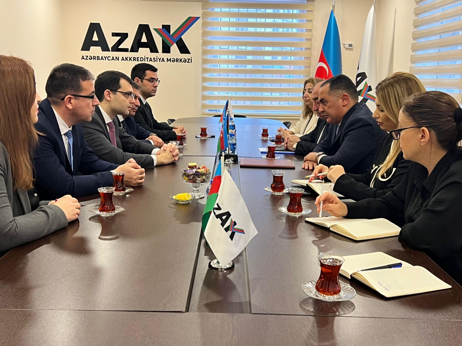 Su və Meliorasiya Elmi Tədqiqat İnstitutuna yeni akkreditasiya attestatı təqdim edildi - FOTOLAR