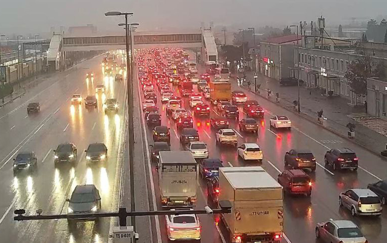 Bakıda bu yollarda sıxlıq var - SİYAHI