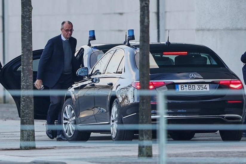 Merts Zelenski və Uitkoffla keçirilən görüşü tərk edib