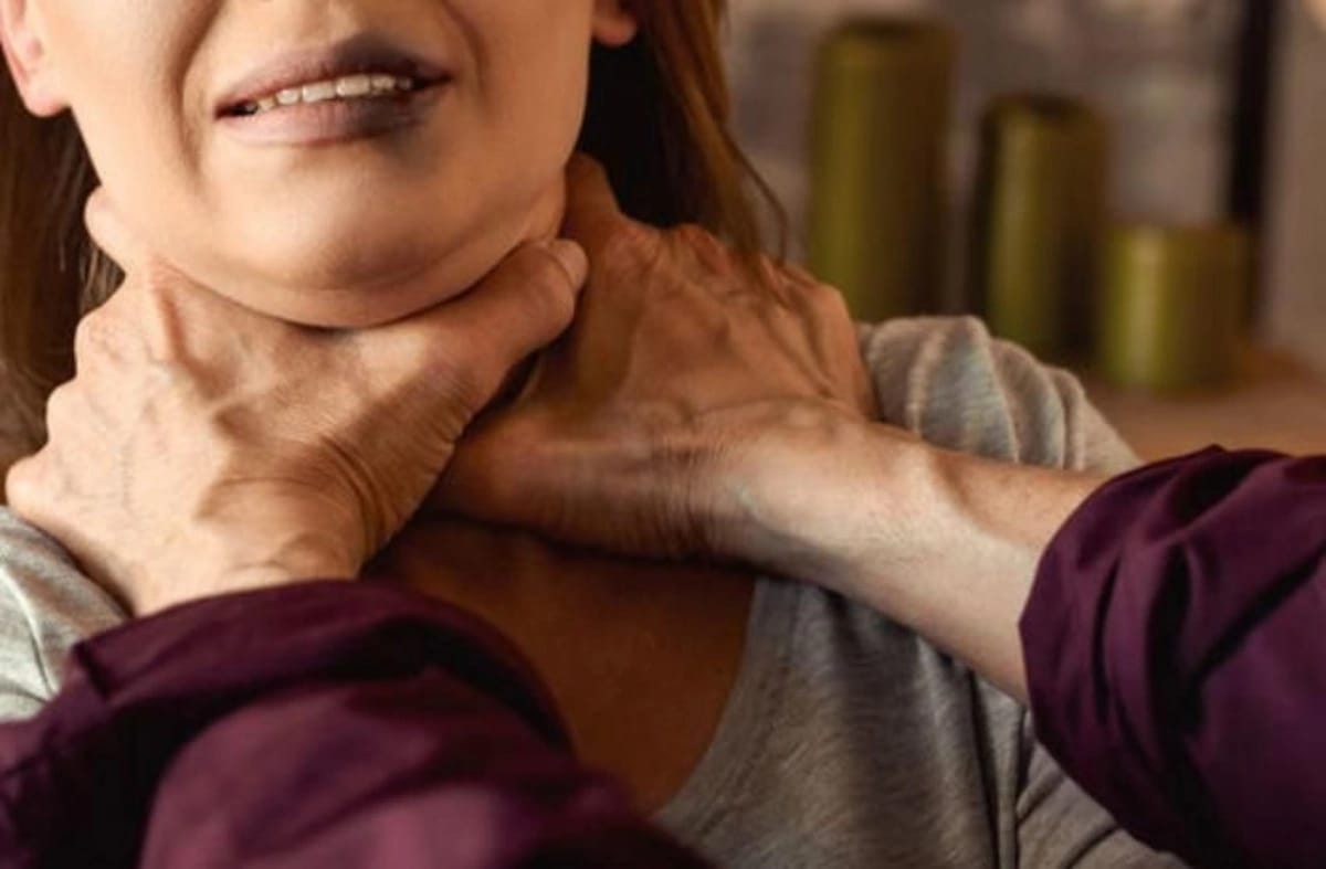 Təzyiqdən öldüyü deyilən qadın qətlə yetirilibmiş - Gəlinlə qardaşı tutuldu