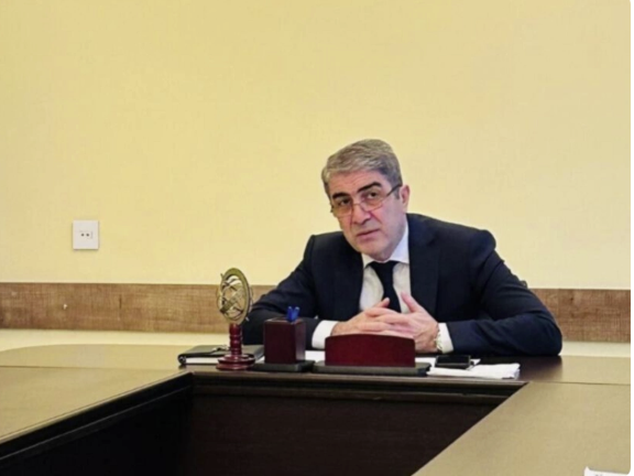 23 ildi müavin işləyirdi, vəzifədən azad edildi