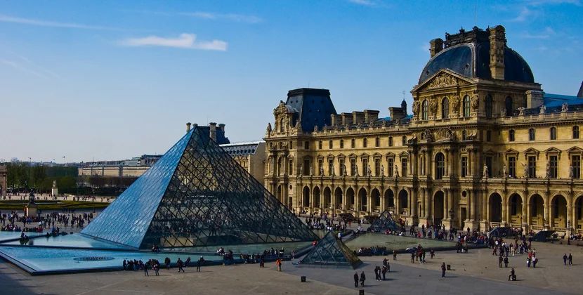 Luvr muzeyində yenidən bağlanmaq təhlükəsi