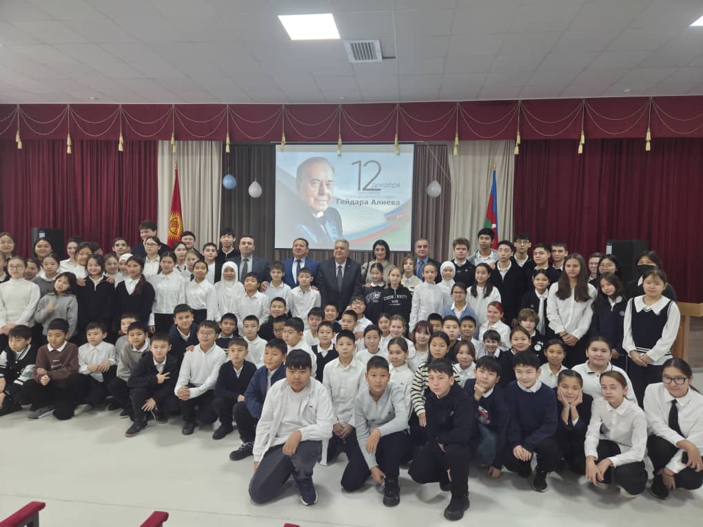 "Ulu Öndər Heydər Əliyev xalqına və dövlətinə xidmət nümunəsi yaradıb" - FOTOLAR