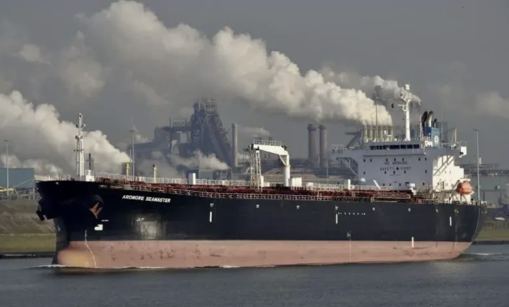 Aİ Rusiyanın "kölgə donanması"nın fəaliyyətində iştirak edənlərə sanksiya tətbiq edib