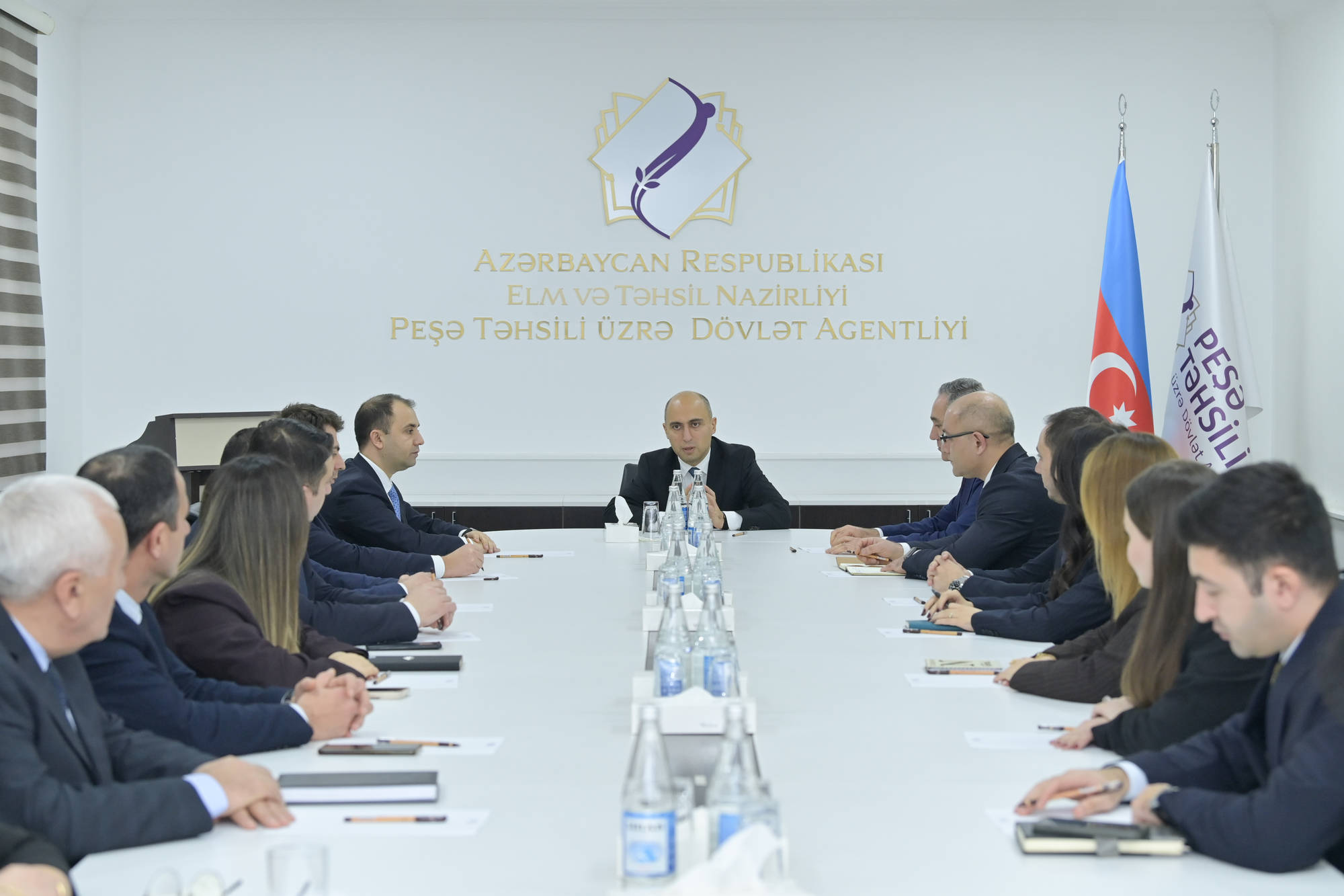 Peşə Təhsili üzrə Dövlət Agentliyinin yeni direktoru kollektivə təqdim edildi