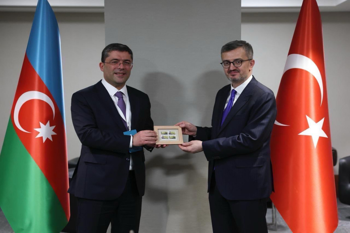 Əhməd İsmayılov Burhanettin Duranla görüşüb