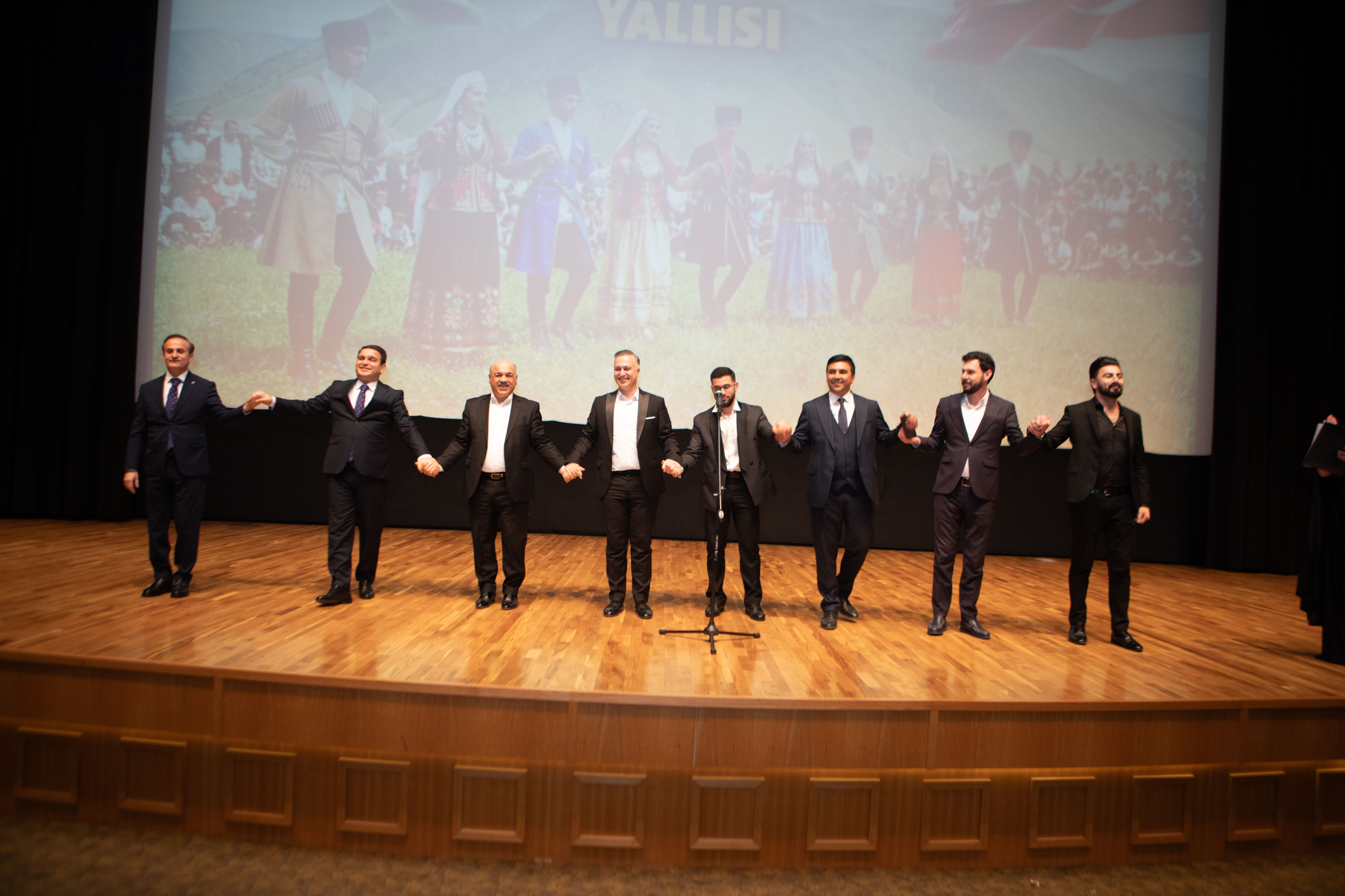 Prezidentin ad gününə həsr olunan "Zəngəzur yallısı" təqdim olundu - VİDEO-FOTOLAR