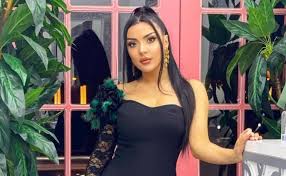 "Uşaqlarımın sənədlərini göstərmək utanc idi" - Vəfa