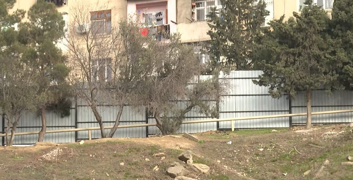 Xətai rayonunda yeni bina tikintisi sakinlərin narazılığına səbəb olub - VİDEO