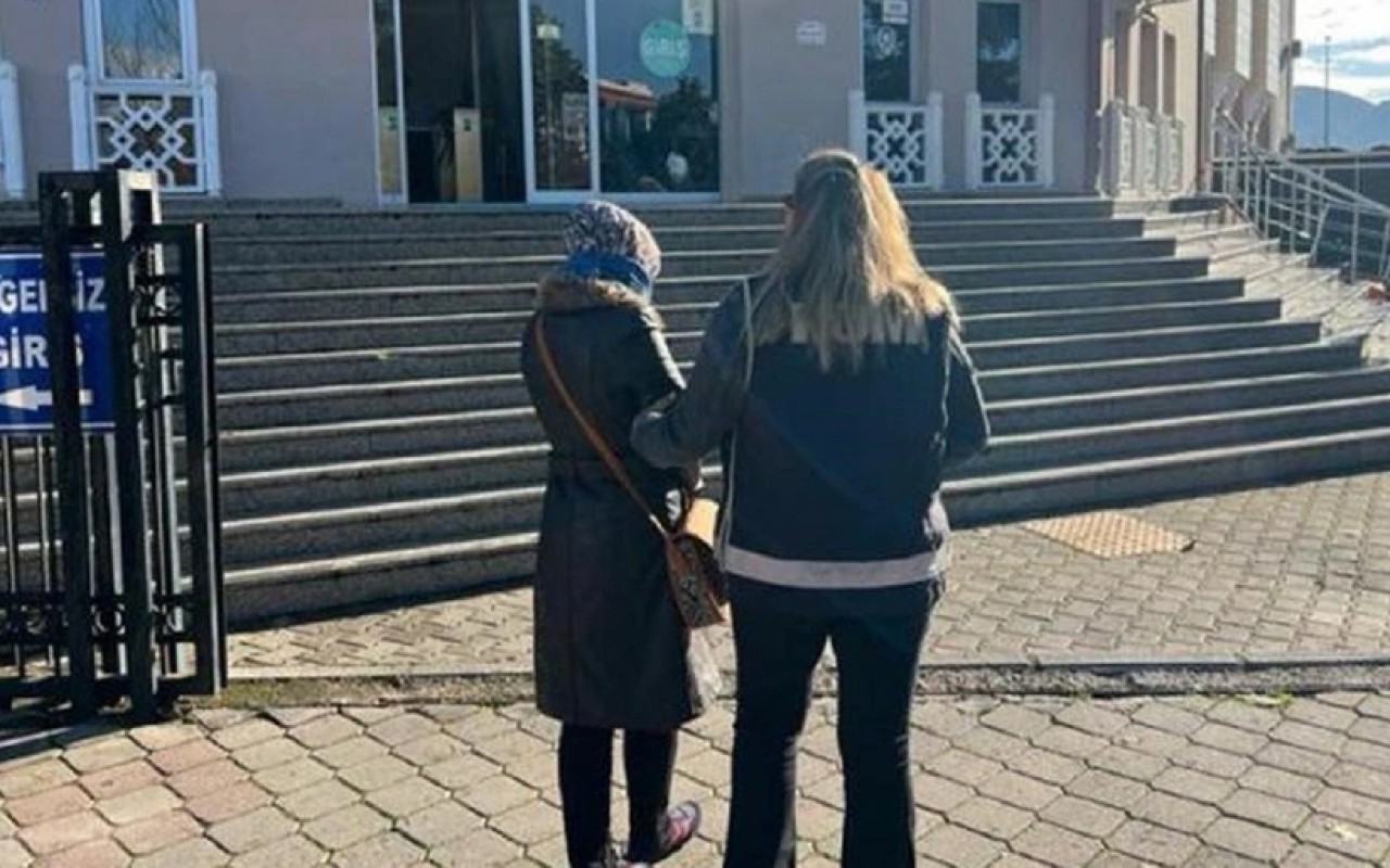 Türkiyədə 8 il axtarışda olan FETÖ-çü qadın yaxalandı