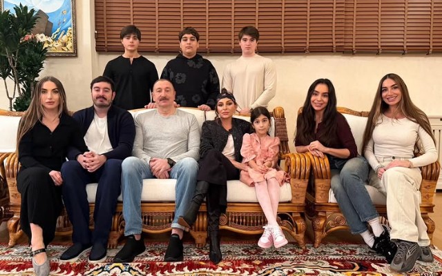 Prezidentin ad günündən ailəvi FOTOSU