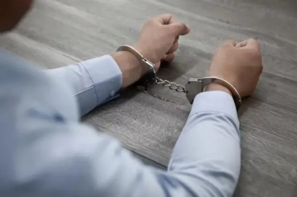 Polşanın Fransadakı səfiri korrupsiya şübhəsi ilə saxlanılıb