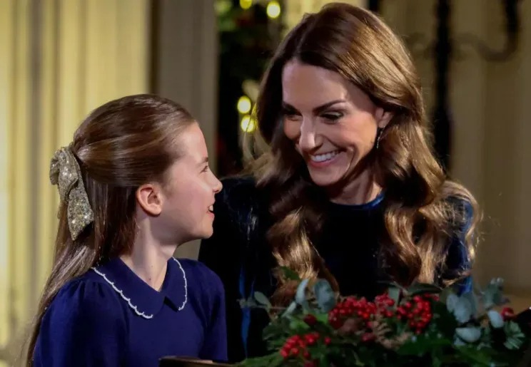 Şahzadə Keyt Milad konsertində qızı ilə pianoda ifa edib - VİDEO