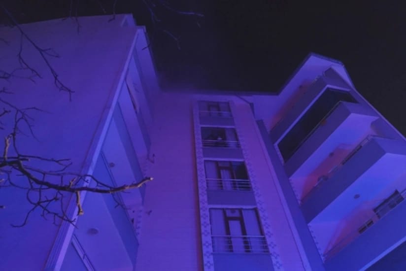 Türkiyədə yaşayış binasında yanğın zamanı 15 nəfər tüstüdən zəhərlənib