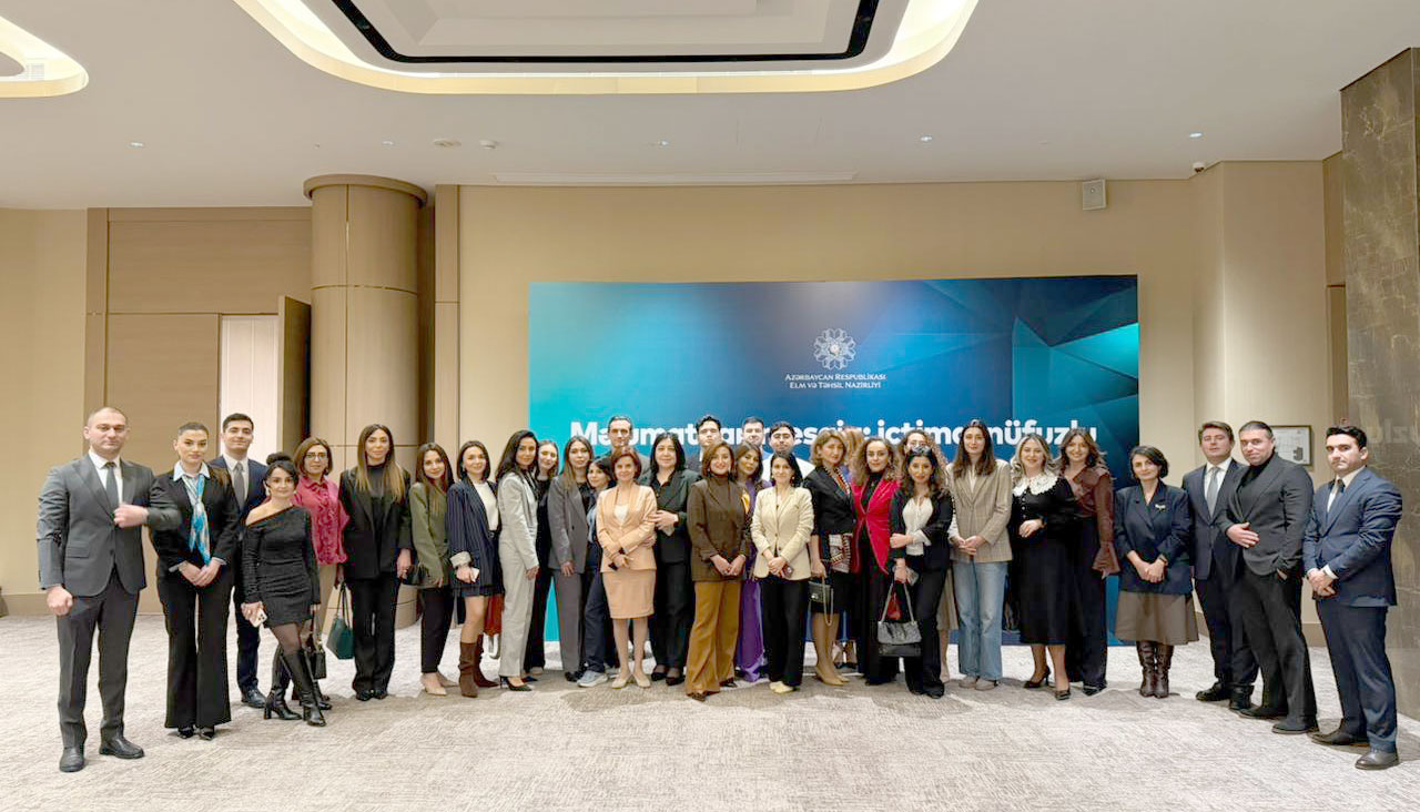 Bloger və influenserlərlə açıq dialoq formatında görüş keçirilib - FOTOLAR