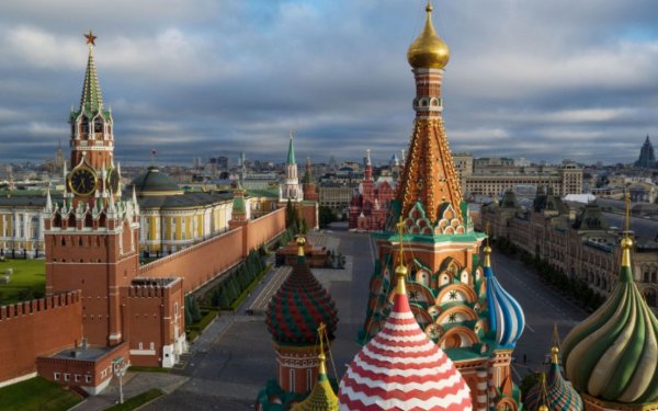 Yetkinlik yaşına çatmayanlar üçün Rusiya ərazisinə giriş və çıxış qaydaları dəyişib