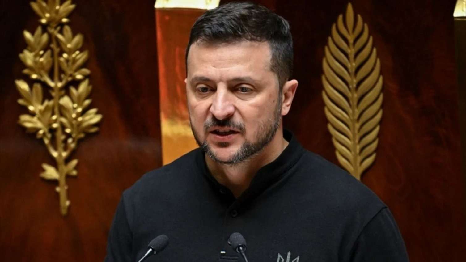 Zelenski Trampın sülh planı üzrə referendum üçün şərt qoydu