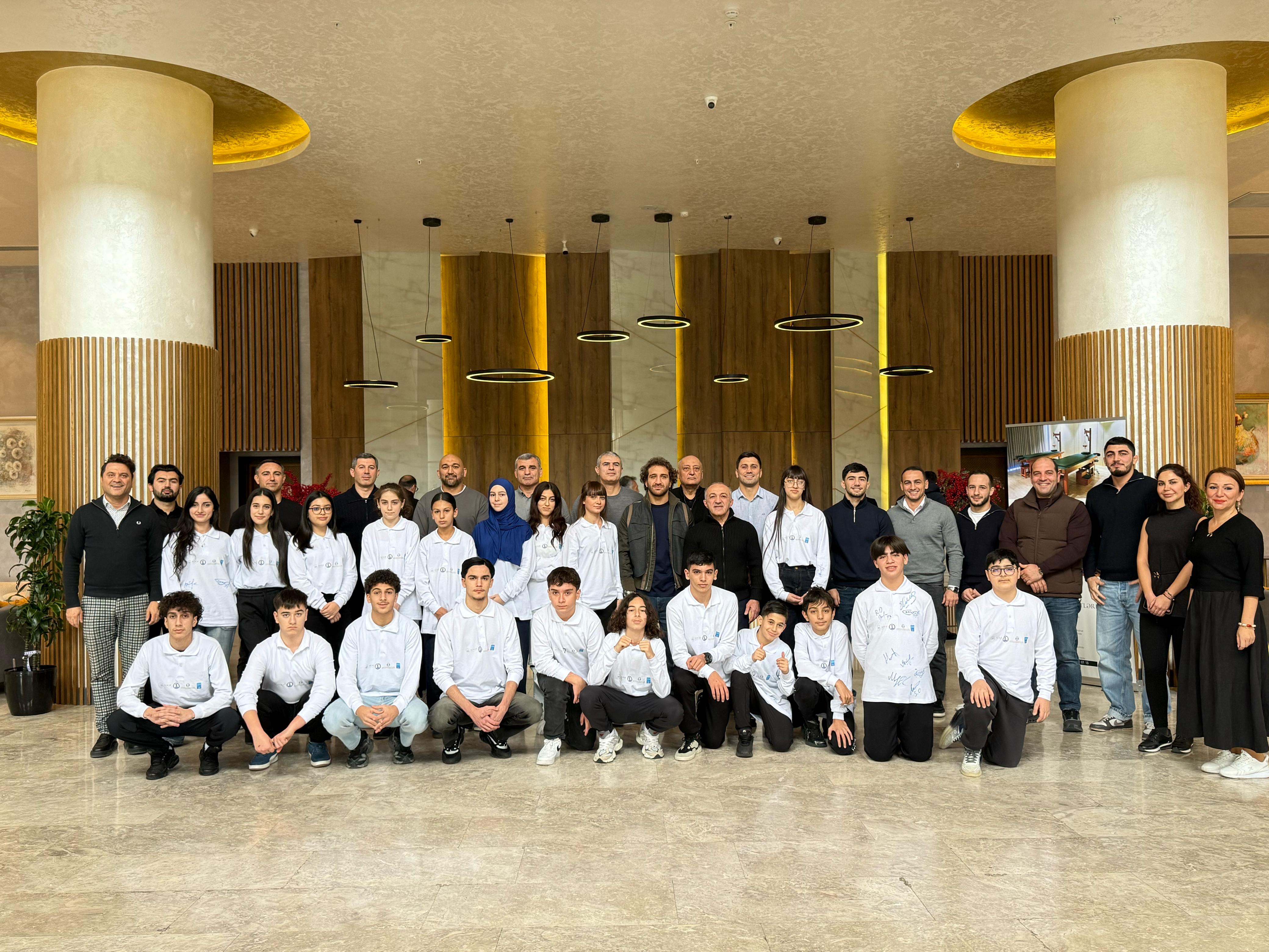 Olimpiya çempionları şəhid övladları ilə görüşüb - FOTOLAR