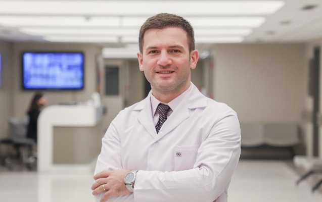 Əməkdar artistin əməliyyatdan sonra bədəni çürüyür?