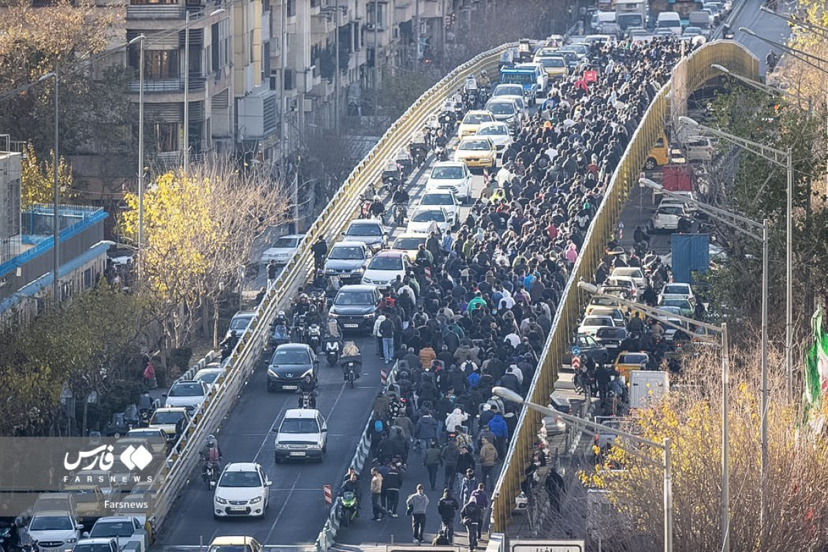 İranda rialın kəskin ucuzlaşmasına görə etiraz aksiyaları başlayıb