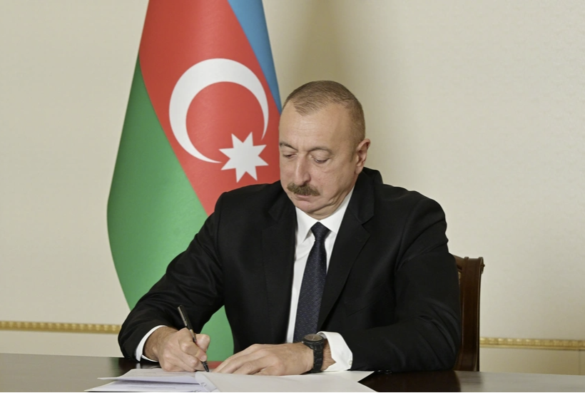 Prezident icra başçısını vəzifəsindən azad etdi