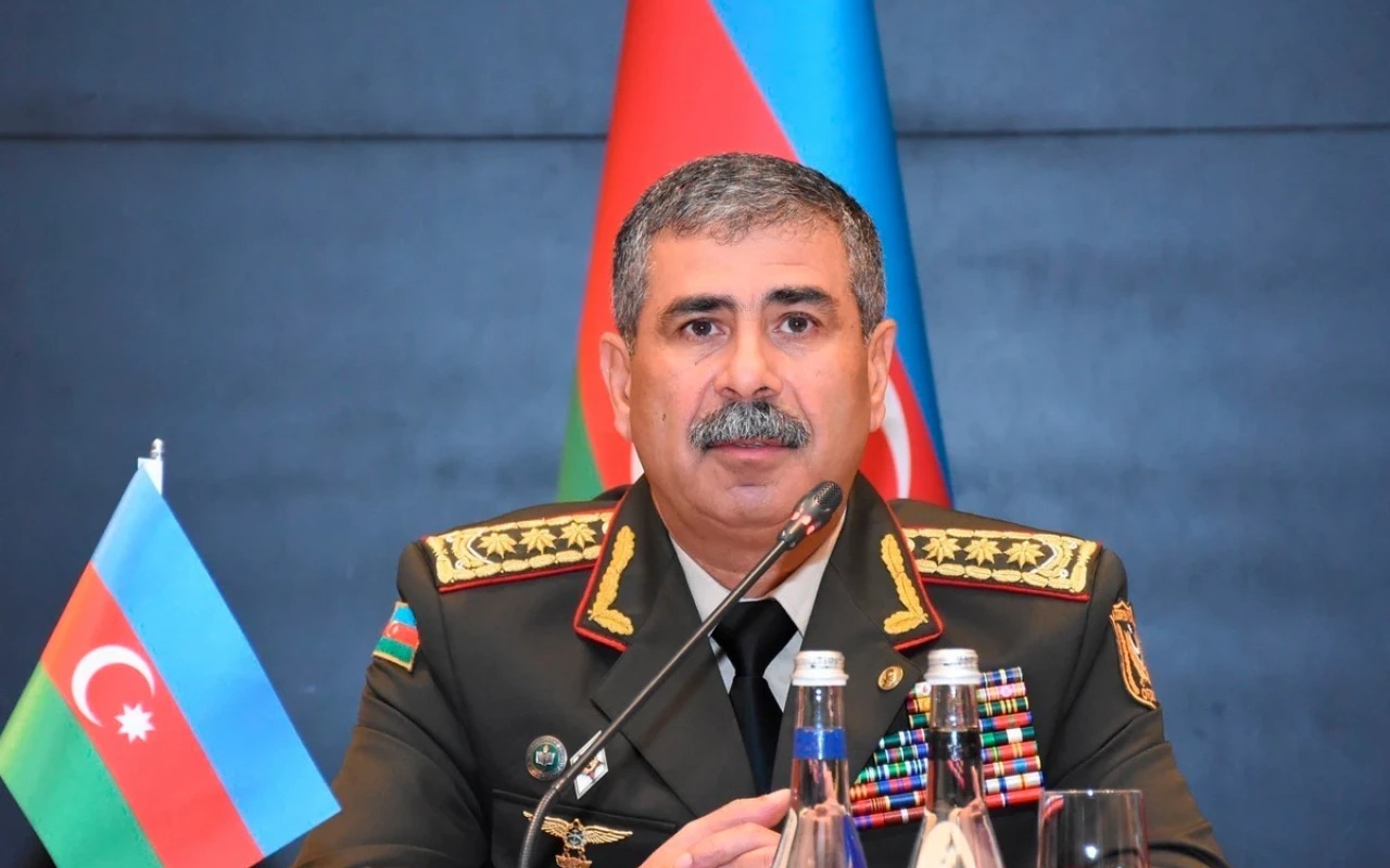 Zakir Həsənov Azərbaycan Ordusunun şəxsi heyətini təbrik edib