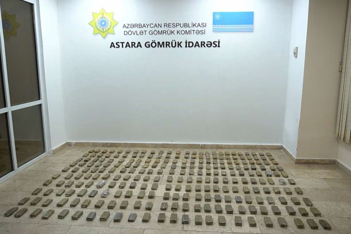 Azərbaycan gömrükçüləri "Qarpız" yükündən narkotik vasitə aşkar edib