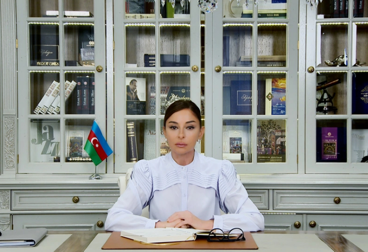 Mehriban Əliyeva Yeni ilin ilk günündə İlham Əliyevlə fotosunu paylaşıb