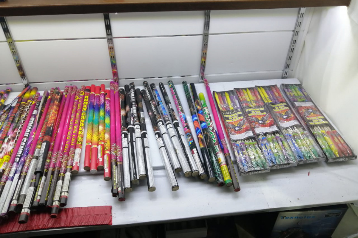 Pirotexniki vasitələr satan daha 26 nəfər saxlanılıb