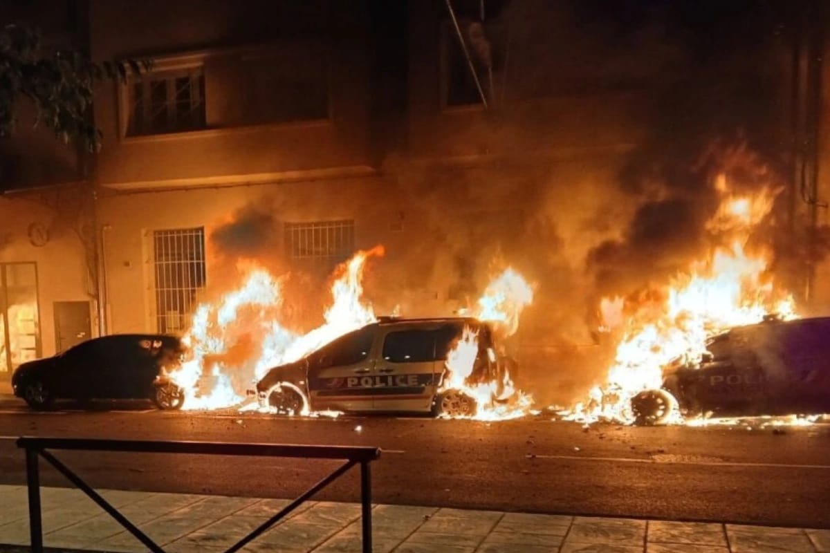 Fransada mindən çox avtomobil yandırıldı