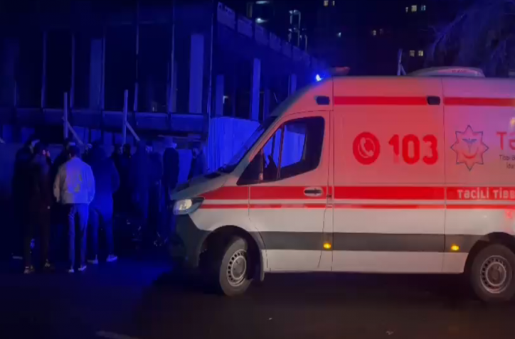 Bakıda təcili yardım avtomobili ilə motosiklet toqquşub - ölən və xəsarət alanlar var 