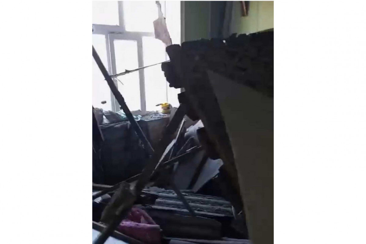 Şabranda mənzilin tavanı çöküb, xəsarət alanlar var - FOTOLAR