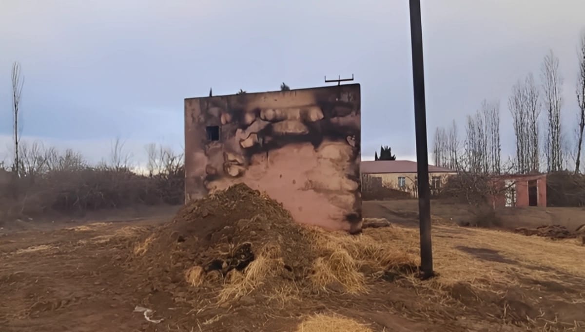 Füzulidə müəmmalı yanğınlar: Fermerin təsərrüfatı alova bürünür - VIDEO 