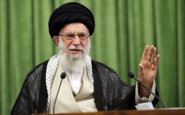 Xameneidən etirazlarla bağlı ilk açıqlama - "Yerlərində oturdun"