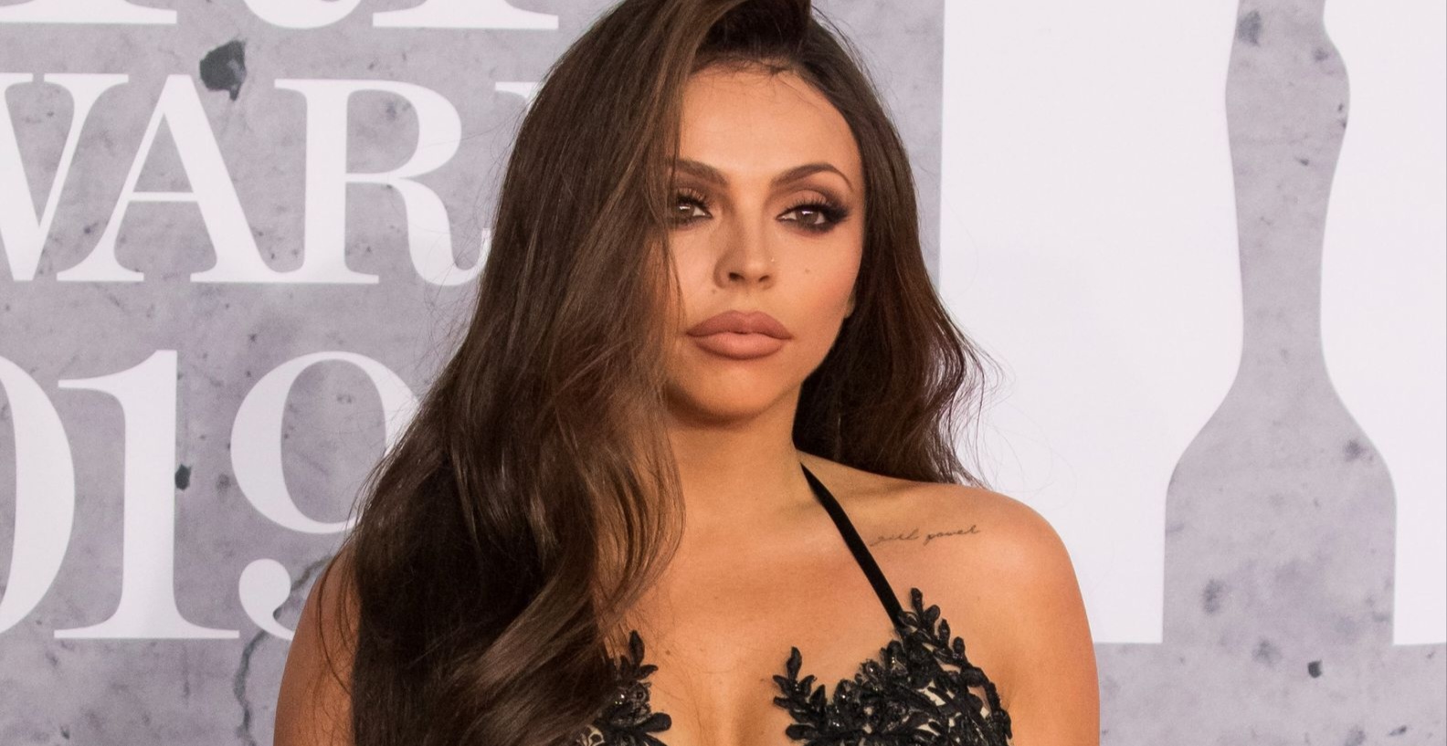 Məşhur müğənninin əkizləri ağır xəstədir - FOTO