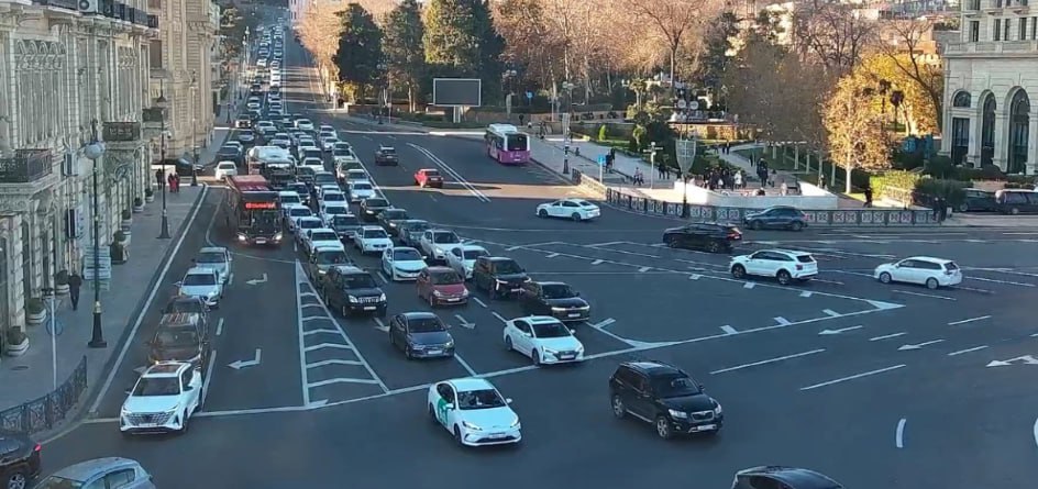 Bakıda bu yollarda sıxlıq var - SİYAHI