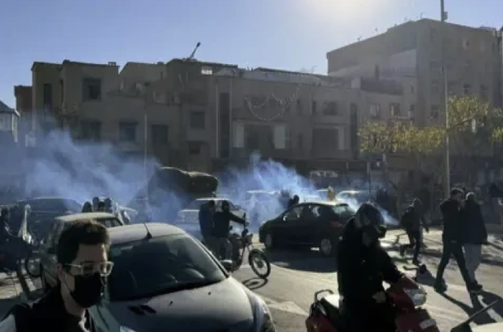 İranda etirazlar zamanı 3 yeniyetmə öldürüldü