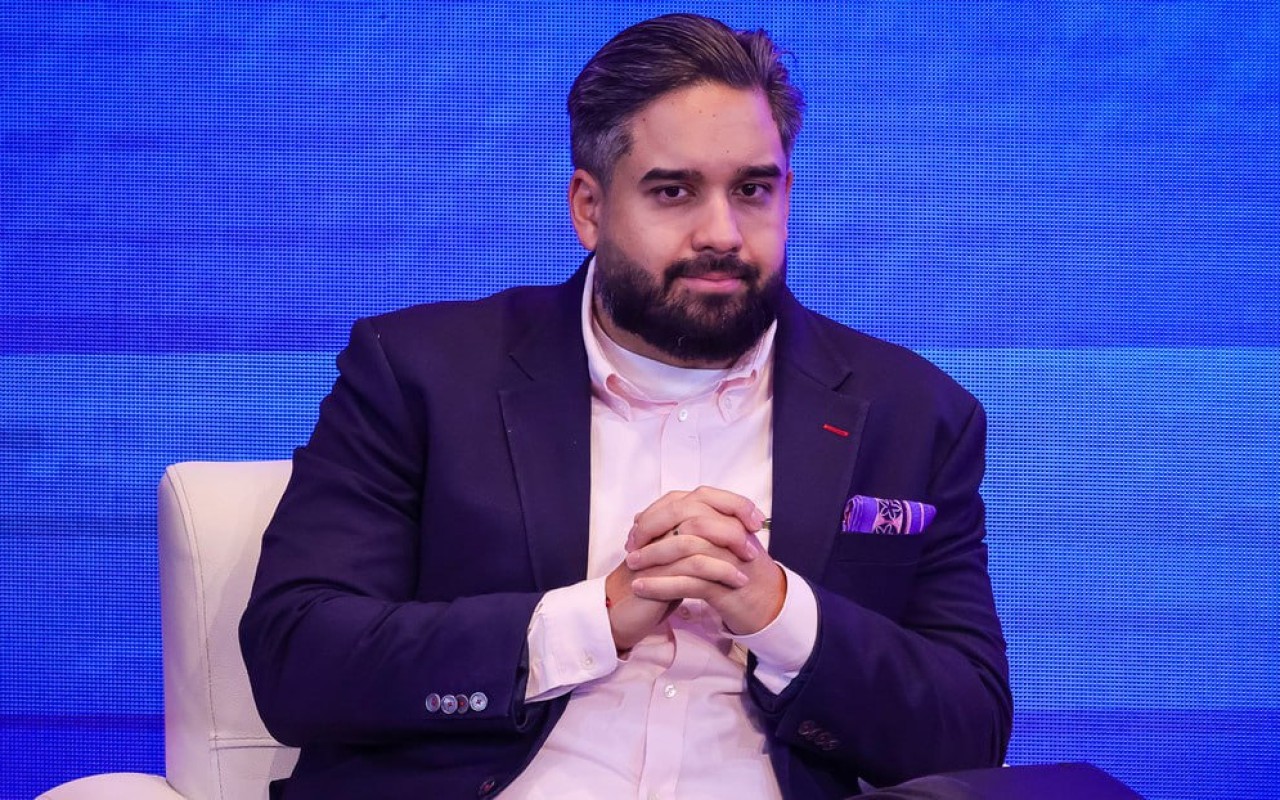 Maduronun oğlu atasından danışıb ağladı - VİDEO