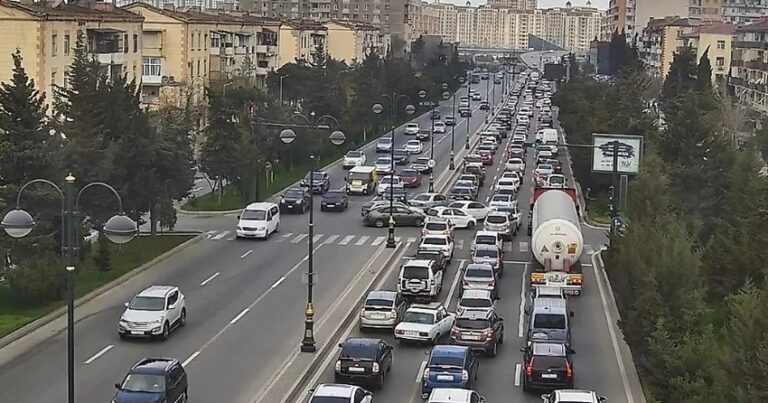 Bakıda bu yollarda sıxlıq var - SİYAHI