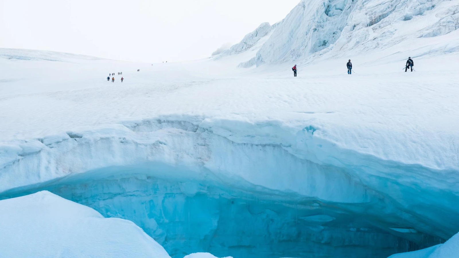 Antarktidanın ən təhlükəli buzlağı yerini dəyişməyə başlayıb