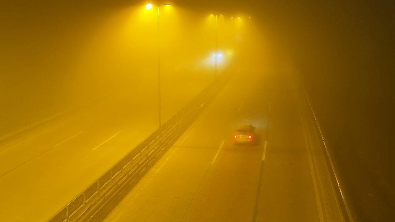 Duman səbəbilə bir sıra yollarda sürət həddi endirilib