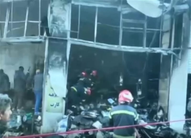 İranda etirazçılar Abbas məqbərəsini yandırdılar